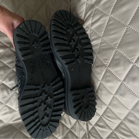 Vince Camuto Black Quilted Lace-Up Booties - Picture 7 of 8